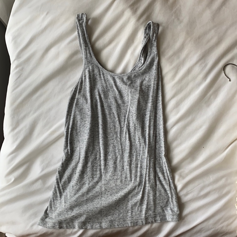 Calls by Carrie Underwood exercise tank top, gray, twist back